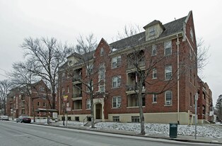 Tudor Court in Cincinnati, OH - Building Photo