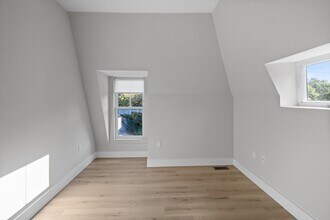 186 Bedford St in Lexington, MA - Foto de edificio - Building Photo