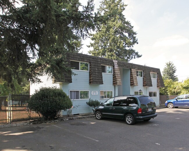La Tourelle Apartments in Portland, OR - Building Photo - Building Photo