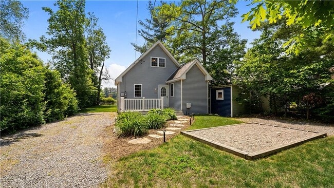 110 Vine St in Coventry, RI - Building Photo - Building Photo