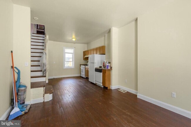 1331 S Hollywood St in Philadelphia, PA - Building Photo - Building Photo