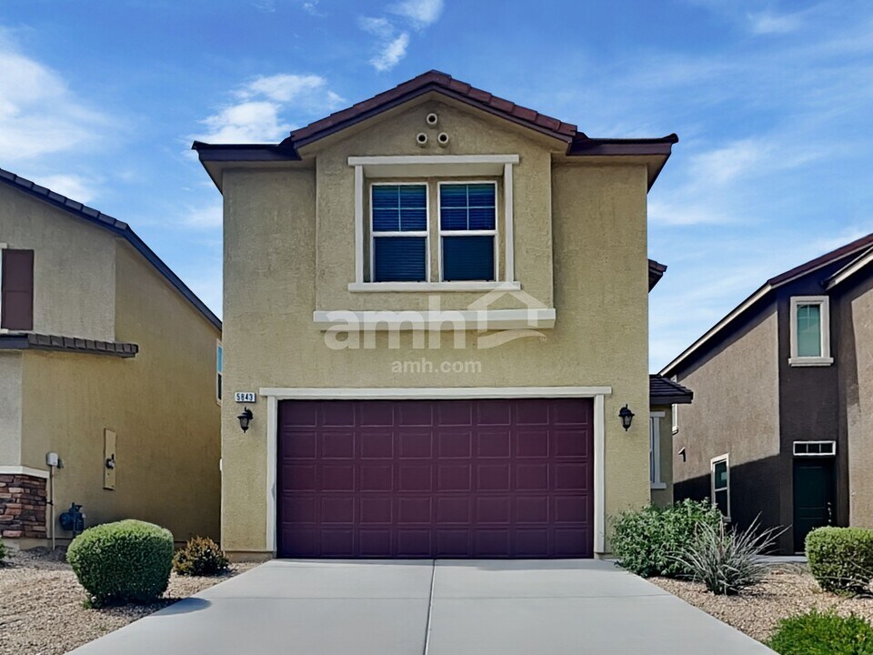 5843 Petronius St in Las Vegas, NV - Building Photo