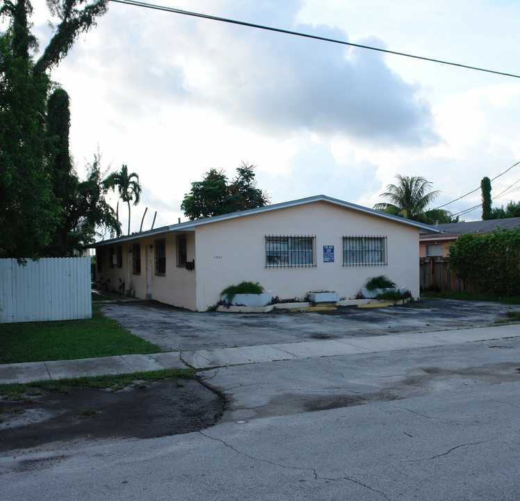 13767 NE 20th Pl in Miami, FL - Building Photo