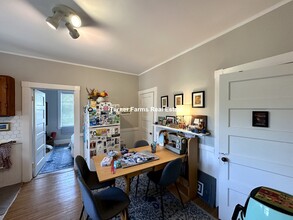 8A Forest St, Unit 5 in Cambridge, MA - Foto de edificio - Building Photo