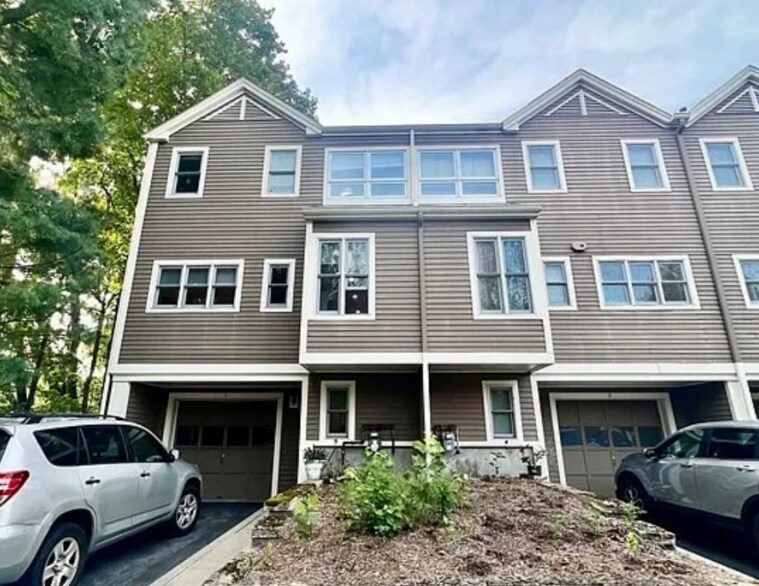 1 Angela Ln in Watertown, MA - Building Photo