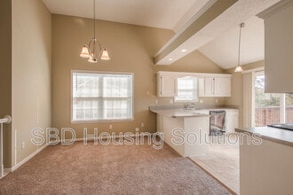 7215 E 133rd Cir in Grandview, MO - Building Photo - Building Photo