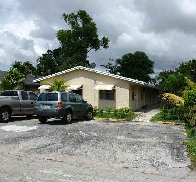 1335 NE 3rd Ave in Fort Lauderdale, FL - Building Photo - Building Photo