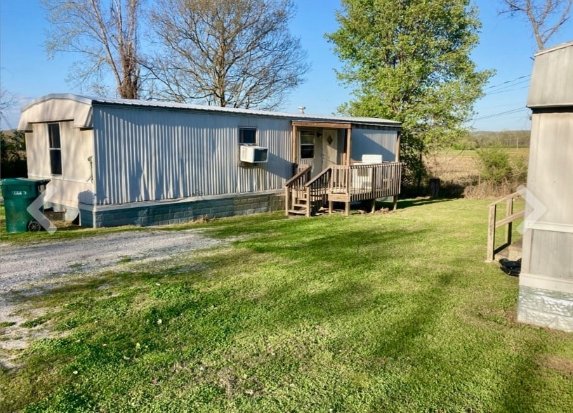 1427 Paulk Ln in Pulaski, TN - Building Photo