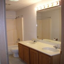 84 Bowery St, Unit 1 in Frostburg, MD - Foto de edificio - Building Photo
