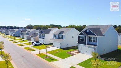 2118 Transatlantic Ave in Charlotte, NC - Foto de edificio - Building Photo