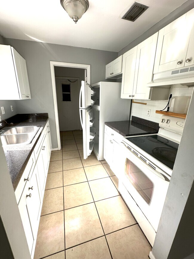 4071 Windswept Ave in Spring Hill, FL - Building Photo - Building Photo