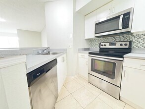 3480 Pinewalk Dr N in Margate, FL - Building Photo - Building Photo