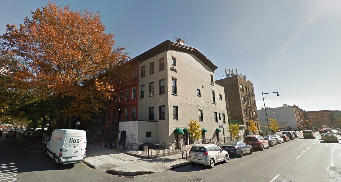 2 Brevoort Pl in Brooklyn, NY - Building Photo