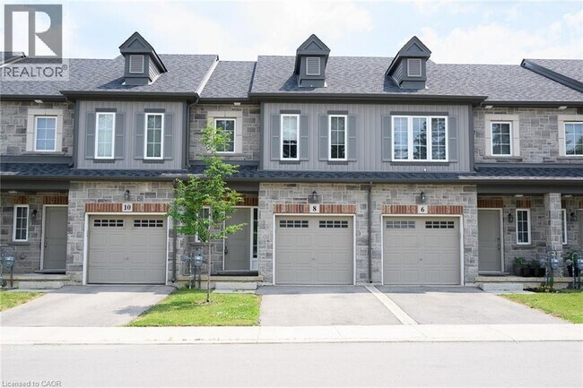 8 Cleland Ave in Hamilton, ON - Building Photo - Building Photo