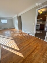 19645 Woodmont St in Harper Woods, MI - Building Photo - Building Photo