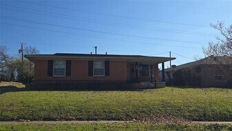 2018 Van Cleave Dr in Dallas, TX - Building Photo