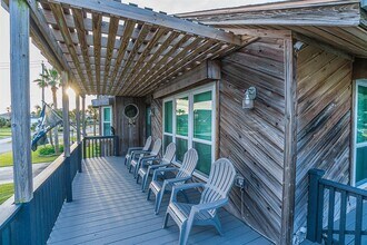 13826 Pirates Beach Blvd in Galveston, TX - Building Photo - Building Photo