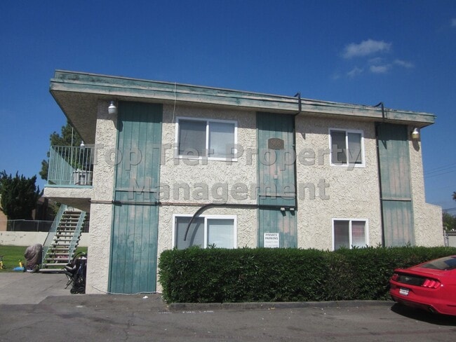 property at 908 S Sunshine Ave