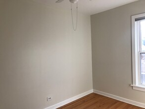 5317 N Winchester Ave-Unit -2 in Chicago, IL - Building Photo - Building Photo