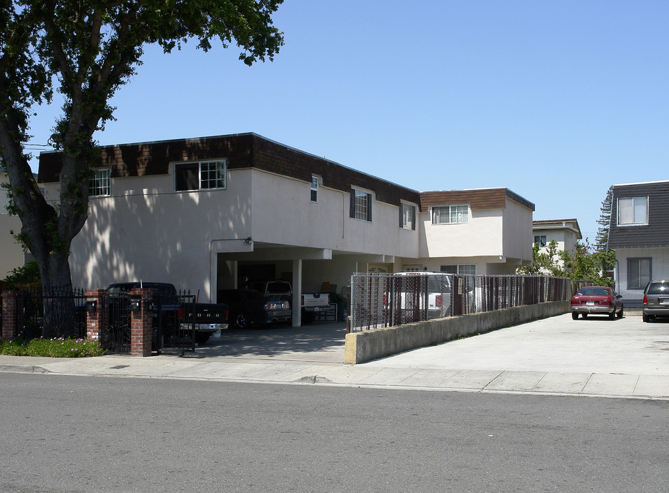 225 4th Ave in Redwood City, CA - Building Photo