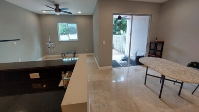 1115 N 17th Ave in Hollywood, FL - Foto de edificio - Building Photo