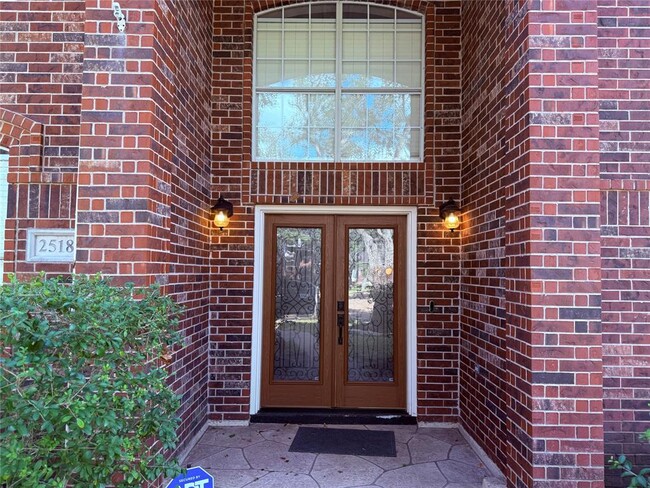 2518 Justina Ct in Sugar Land, TX - Foto de edificio - Building Photo