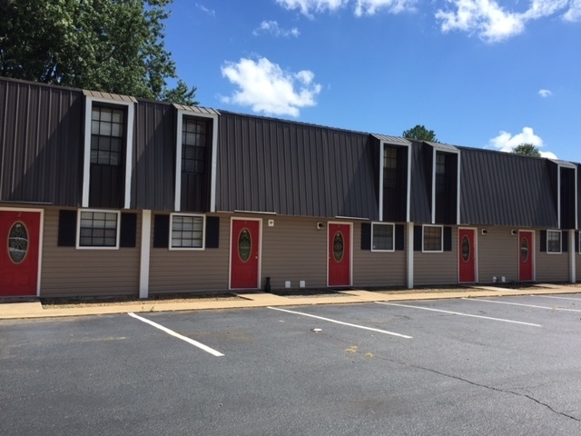 Wood Castle Apartments in Rainsville, AL - Building Photo - Building Photo