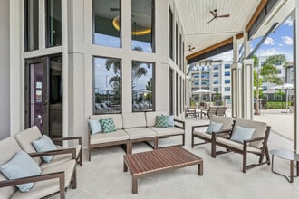 Residences of Highland in Hialeah, FL - Foto de edificio - Building Photo