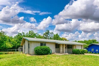 3230 Ridgeview Cir in Irving, TX - Building Photo - Building Photo