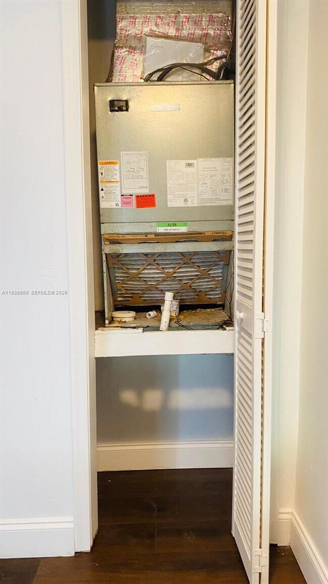 5407 NW 27th St in Lauderhill, FL - Building Photo - Building Photo