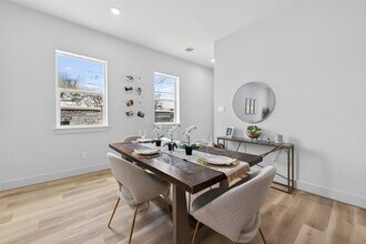 975 Highland Lgt Ln in Houston, TX - Building Photo - Building Photo