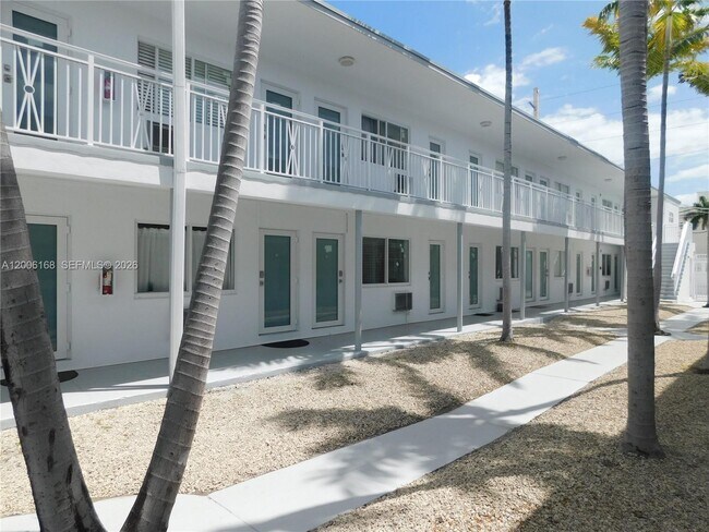 7445 Harding Ave in Miami Beach, FL - Building Photo - Building Photo