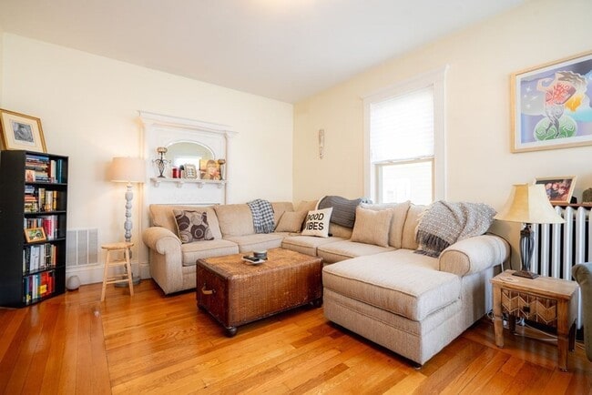 31-33-33 Mapleton St in Boston, MA - Building Photo - Building Photo