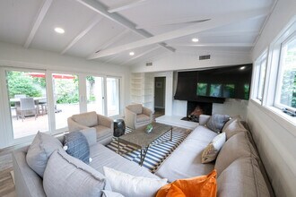 129 Via Nice in Newport Beach, CA - Building Photo - Building Photo