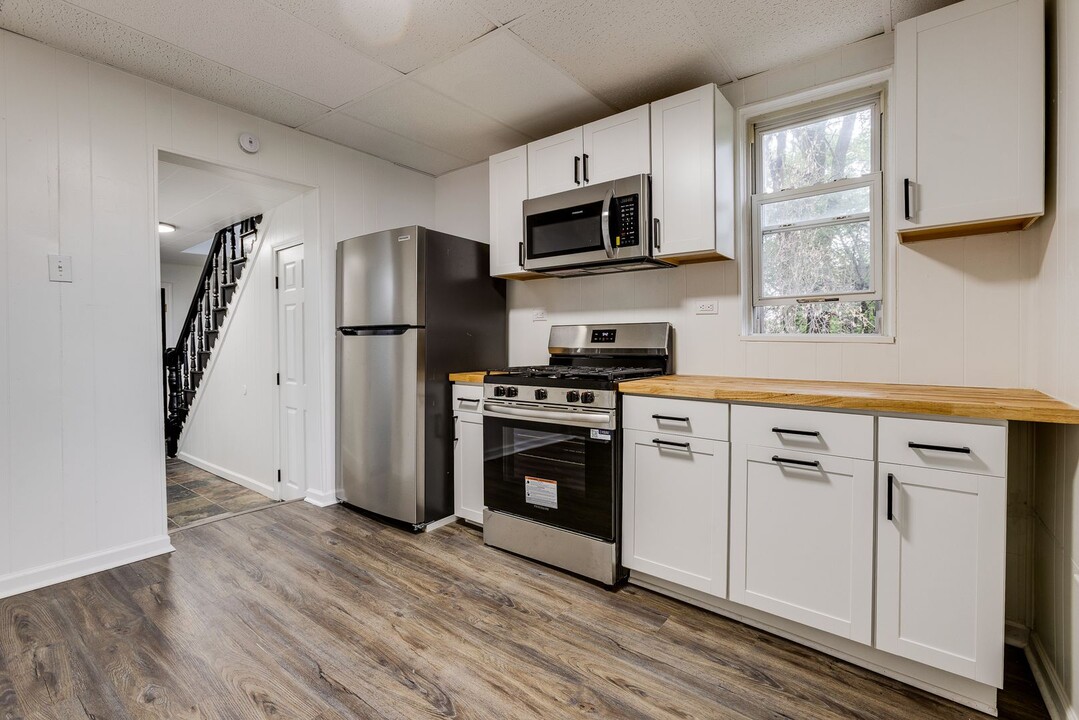 955 E Warrington Ave in Pittsburgh, PA - Building Photo