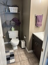 1435 Bobolink Pl in Brentwood, MO - Foto de edificio - Building Photo