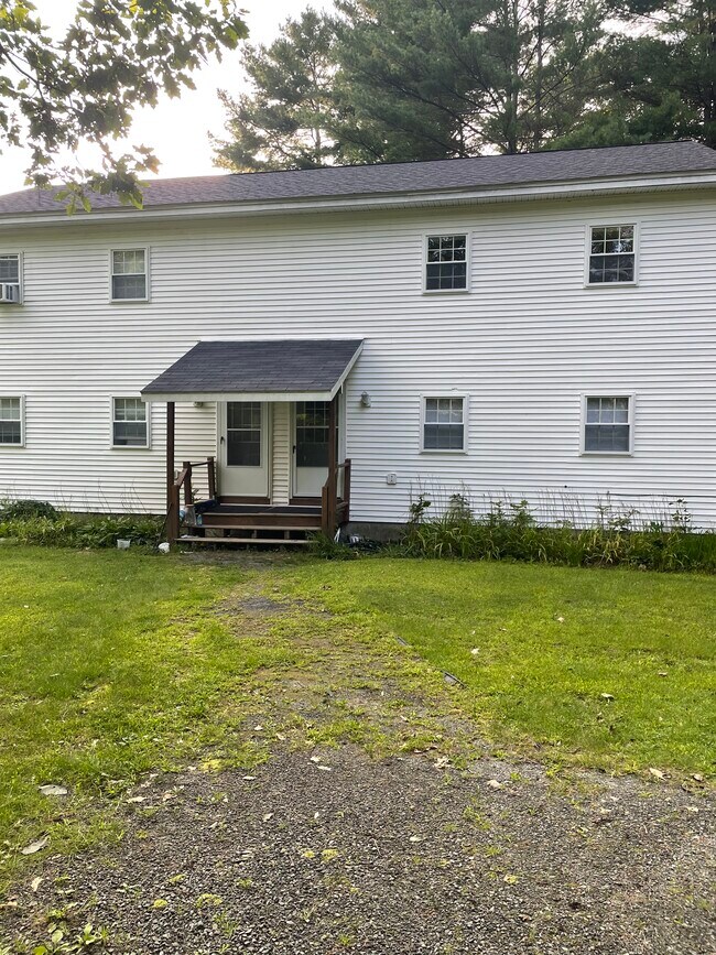 957 South Rd Rentals in Canaan, NH
