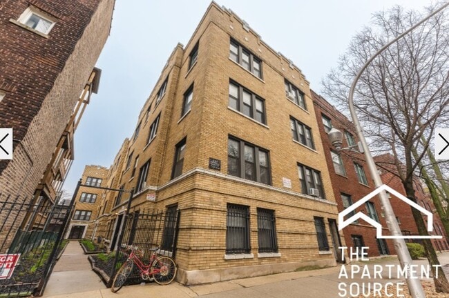 837.5 W Cornelia Ave, Unit 3 in Chicago, IL - Building Photo - Building Photo