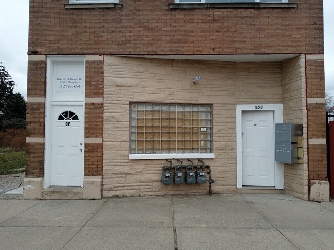 353 E Kensington Ave in Chicago, IL - Building Photo - Building Photo