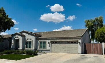 10412 E Dolphin Ave in Mesa, AZ - Building Photo - Building Photo