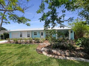 1303 SE 22nd Terrace in Cape Coral, FL - Building Photo - Building Photo