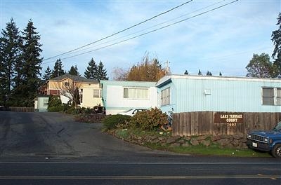 Lake Terrace Court - Mobile Home Park in Kenmore, WA - Foto de edificio