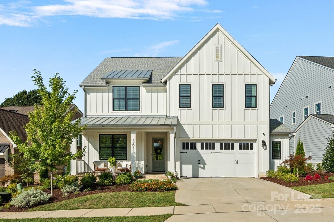 12012 Huntson Reserve Rd in Huntersville, NC - Building Photo