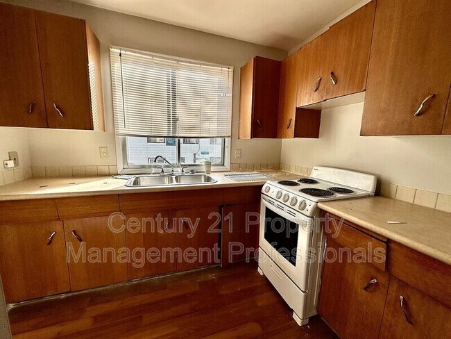 11832 105 St in Edmonton, AB - Building Photo - Building Photo