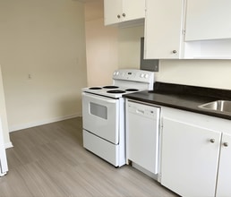 Maplehurst Apartments in Dartmouth, NS - Building Photo - Building Photo