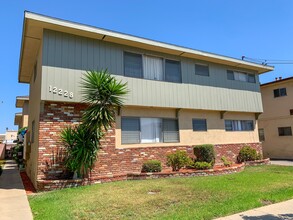 12228 Grevillea Ave in Hawthorne, CA - Building Photo - Primary Photo