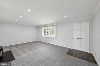 6105 Hibbling Ave in Springfield, VA - Building Photo - Building Photo