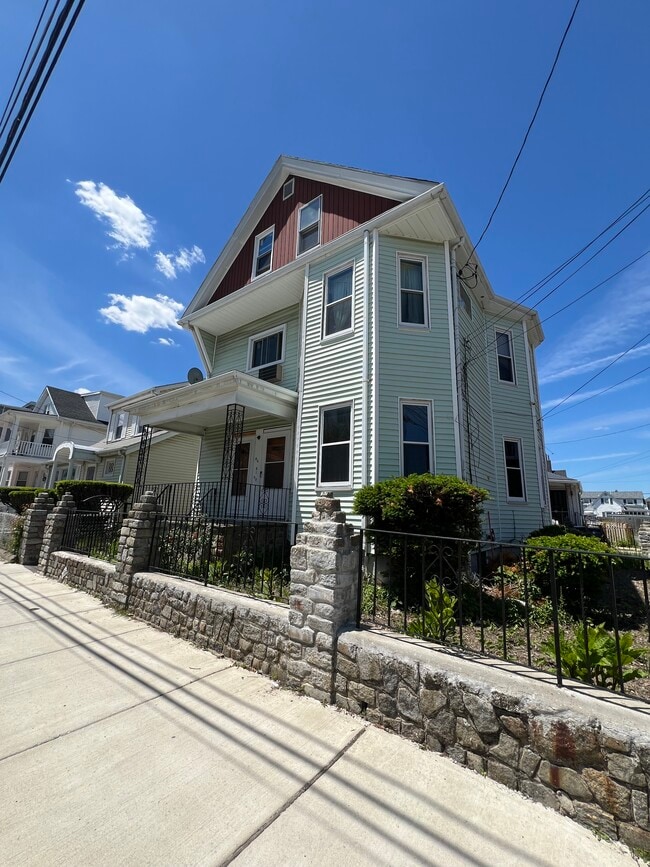 48 Highland Ave, Unit 48 Highland Ave