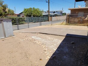 62 E Atlantic Ave in Henderson, NV - Building Photo - Building Photo