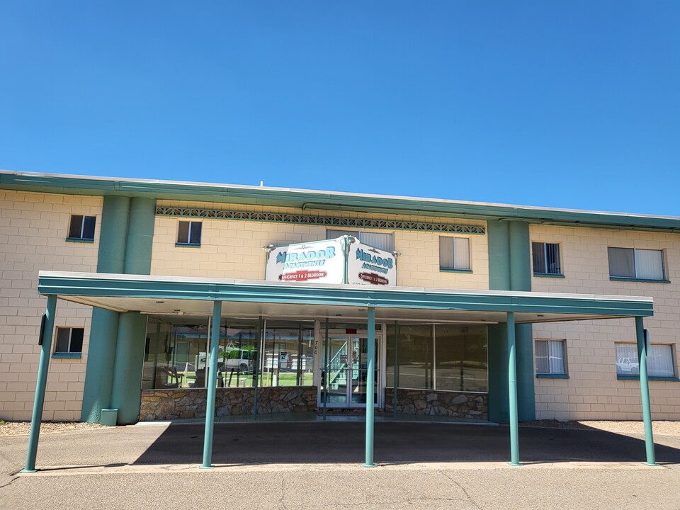 Mirador Apartments in Roswell, NM - Building Photo